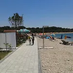 Nesic Peroj Фажана