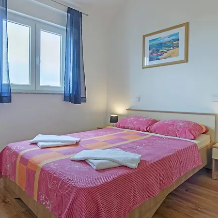 Nesic Peroj Apartment *