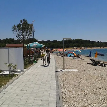 Nesic Peroj Fažana