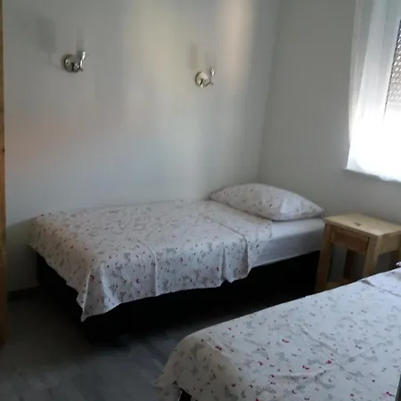 Nesic Peroj Apartment Fazana