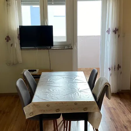 Nesic Peroj Appartamento