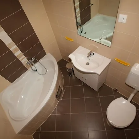 Nesic Peroj * Fažana